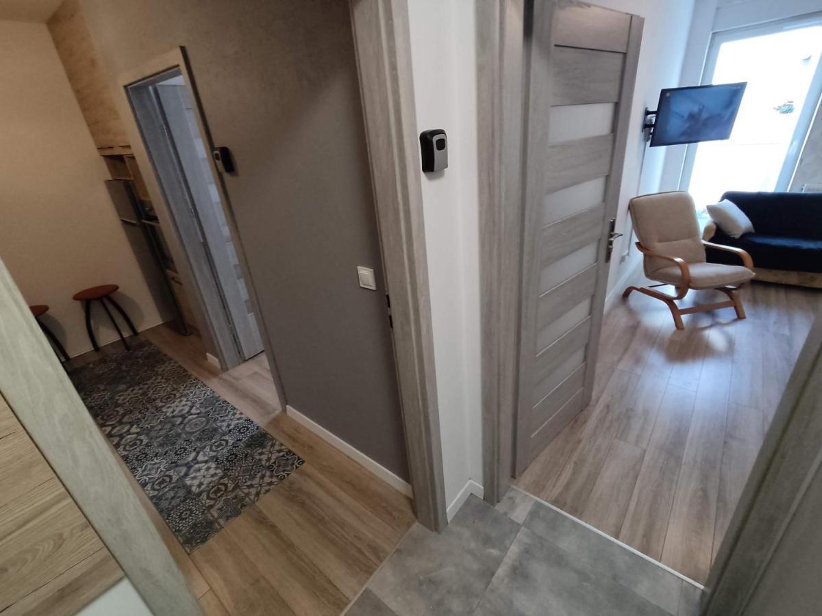 1120 Smialego 41 - Tanie Pokoje W Apartamencie - Samodzielne Zameldowanie - Self Check In Πόζναν Εξωτερικό φωτογραφία