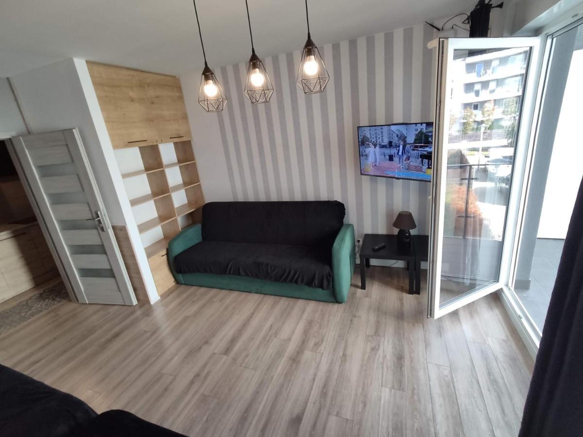 1120 Smialego 41 - Tanie Pokoje W Apartamencie - Samodzielne Zameldowanie - Self Check In Πόζναν Εξωτερικό φωτογραφία
