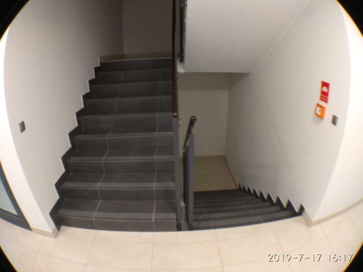 1120 Smialego 41 - Tanie Pokoje W Apartamencie - Samodzielne Zameldowanie - Self Check In Πόζναν Εξωτερικό φωτογραφία