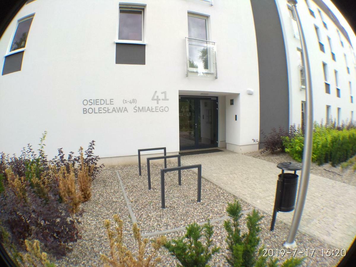 1120 Smialego 41 - Tanie Pokoje W Apartamencie - Samodzielne Zameldowanie - Self Check In Πόζναν Εξωτερικό φωτογραφία